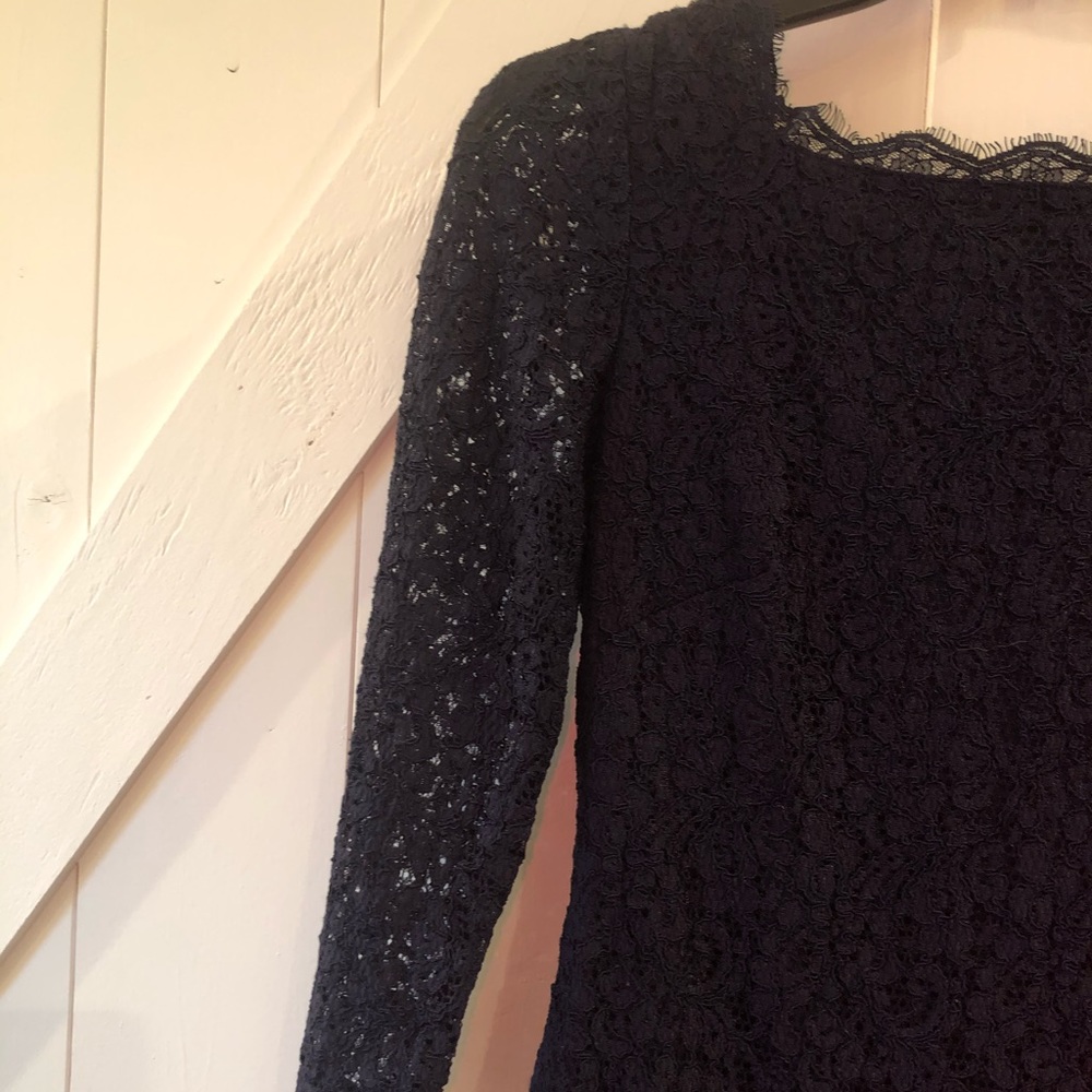 Dillard’s fitted lace dress size 2